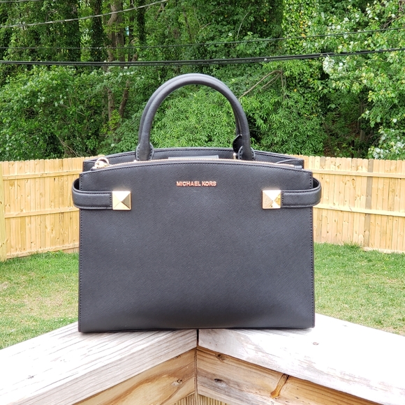 MICHAEL Michael Kors Handbags - ⚠️LAST 1⚠️ Michael Kors Karla Large Satchel Black